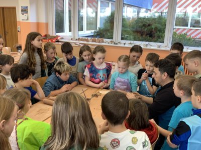 12. 11. 2025 Vyrábění z keramické hlíny