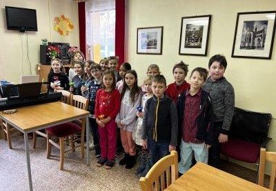 3.C a školní družina potěšila seniory v DPS Šalounova