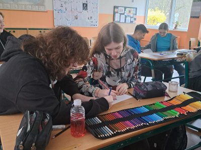 Projektový den v 9. C - tvoření historické kuchařky